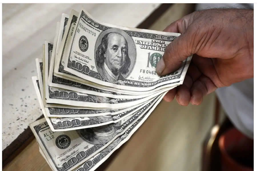 Currency Opens Week Stronger in Official Market